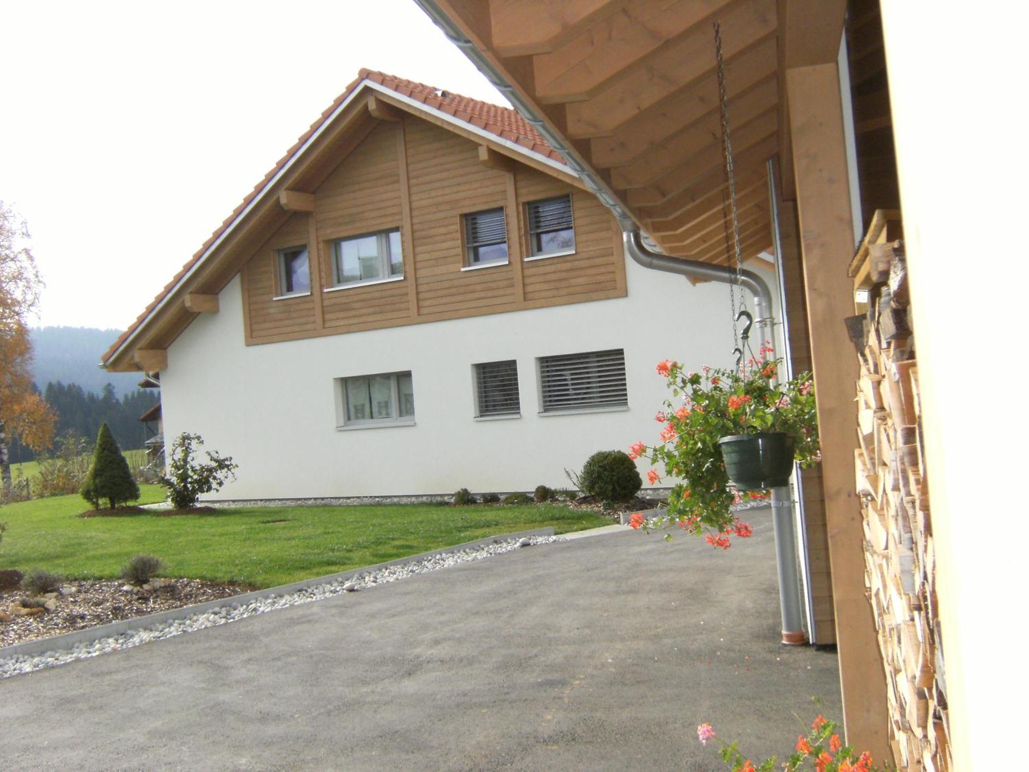 Appartement De Vacances Niederer La Côte-aux-Fées Extérieur photo