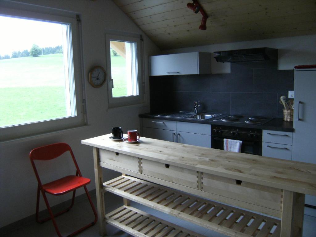 Appartement De Vacances Niederer La Côte-aux-Fées Extérieur photo