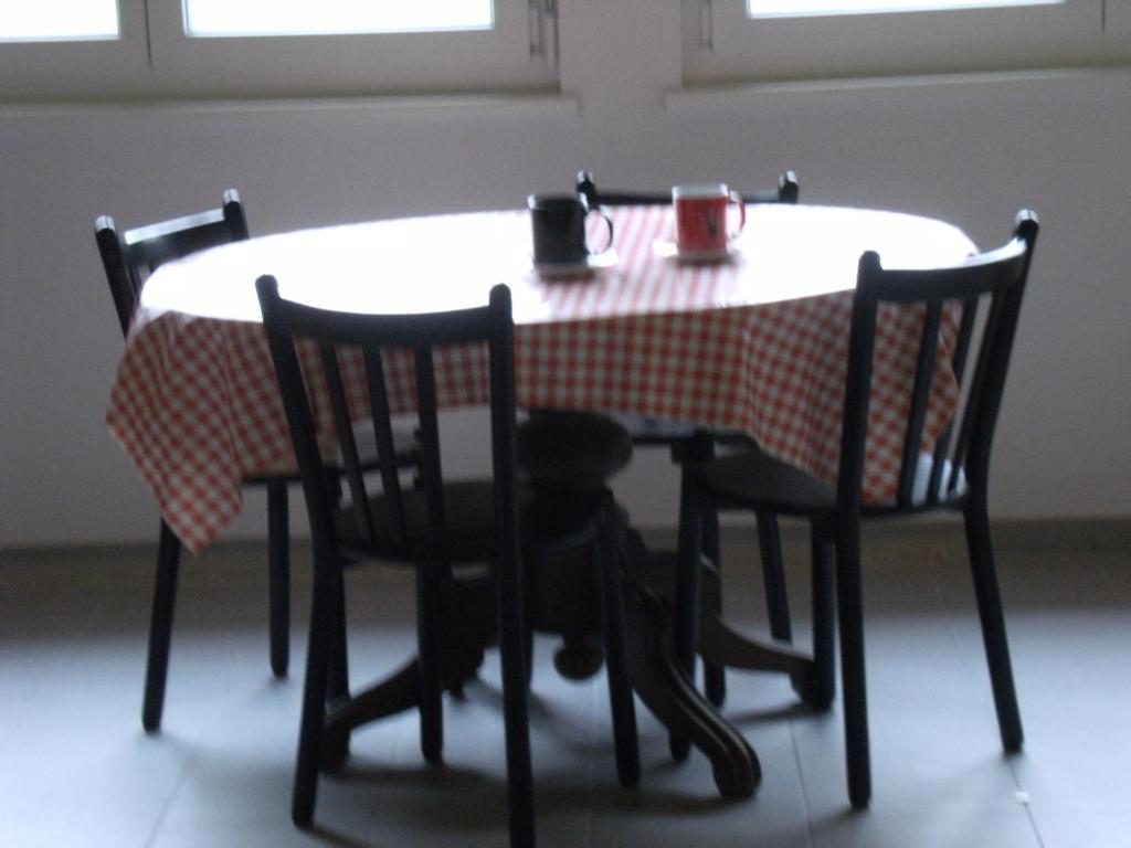 Appartement De Vacances Niederer La Côte-aux-Fées Extérieur photo